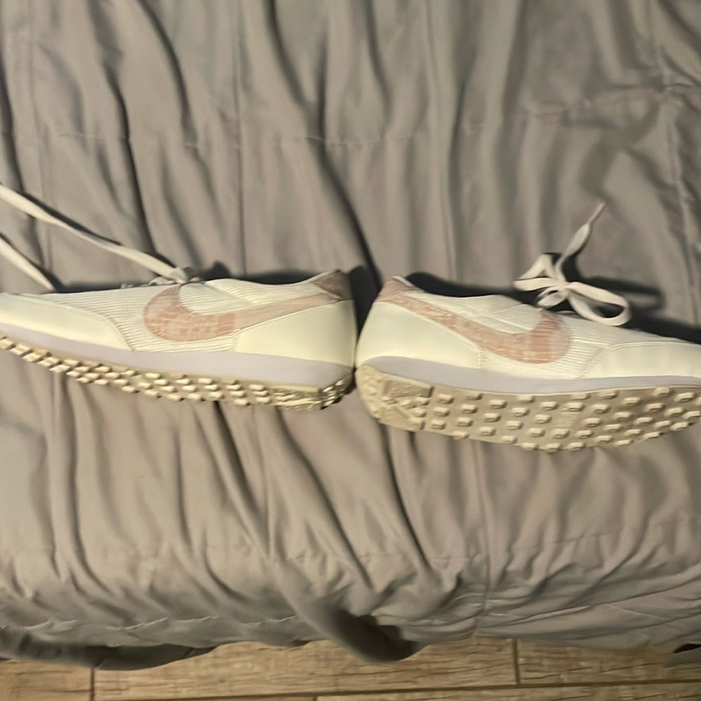 Nike women shoes